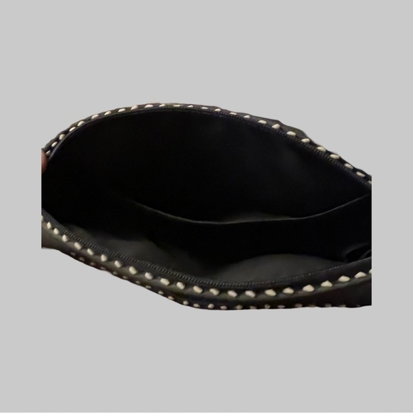 Chanel Perfumes Bag - Picture 2 of 6